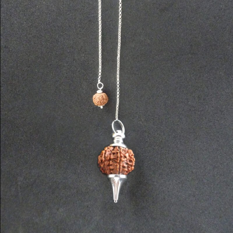 Pendule divinatoire avec rudraksha 9 faces